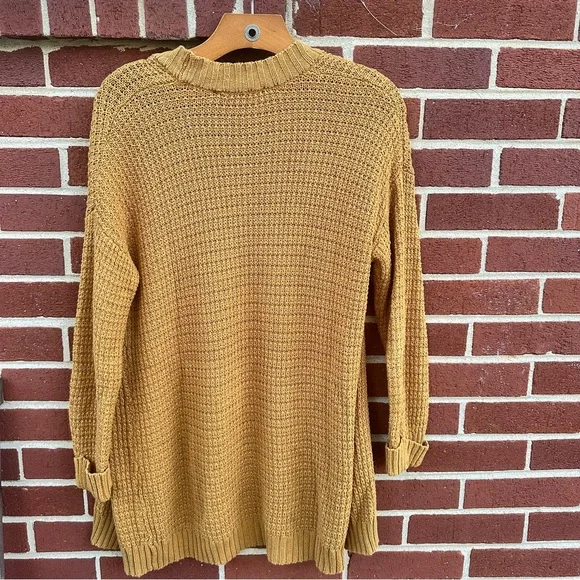 4/$20 Forever 21 Cardigan - Picture 3 of 3